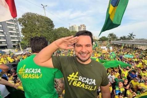 Capitao Alberto Neto manifestacao pela anistia na Ponta Negra Portal Fred Novaes
