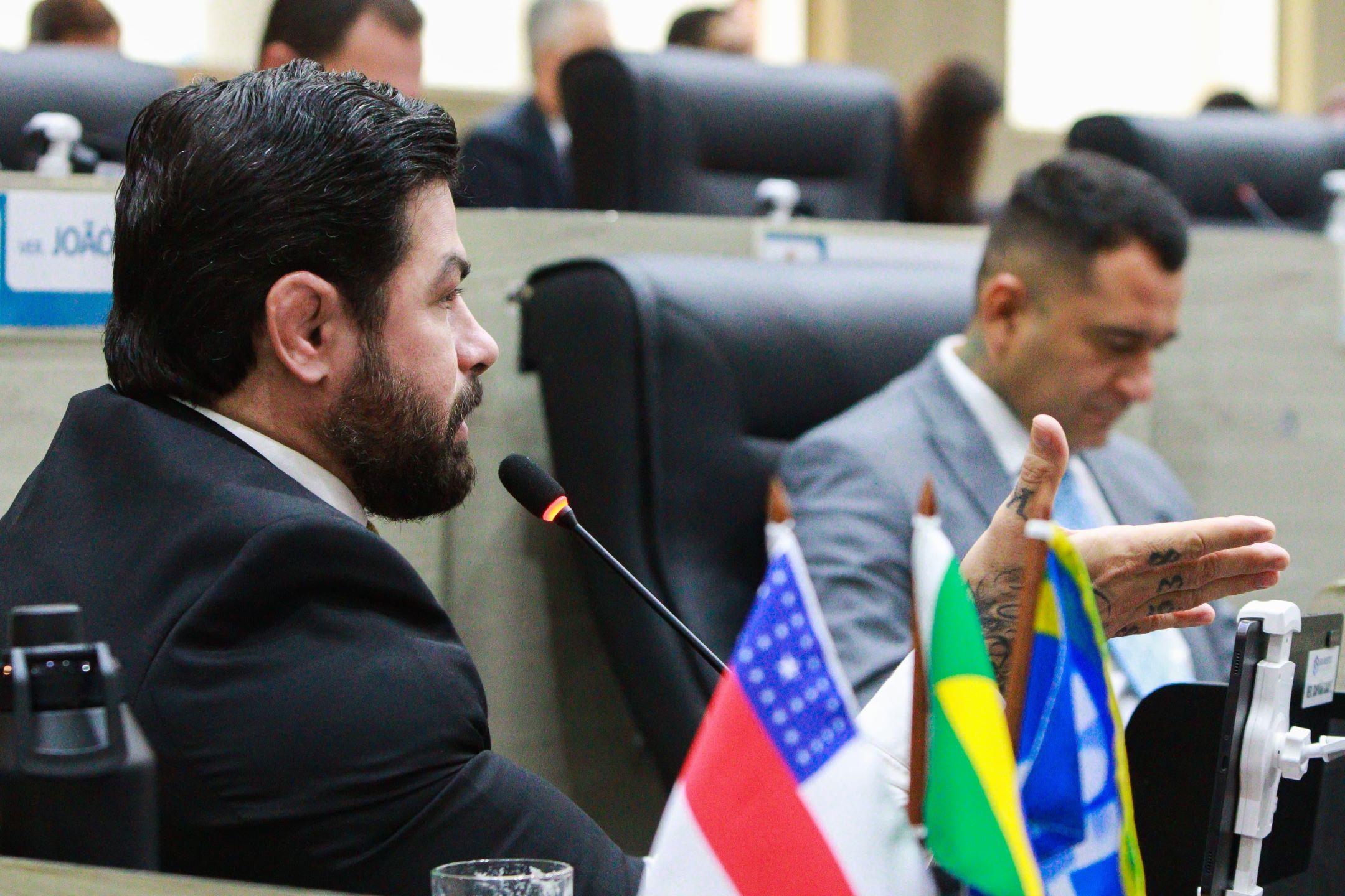 TCE-AM acata denúncia de Capitão Carpê contra gastos do Asfalta Manaus