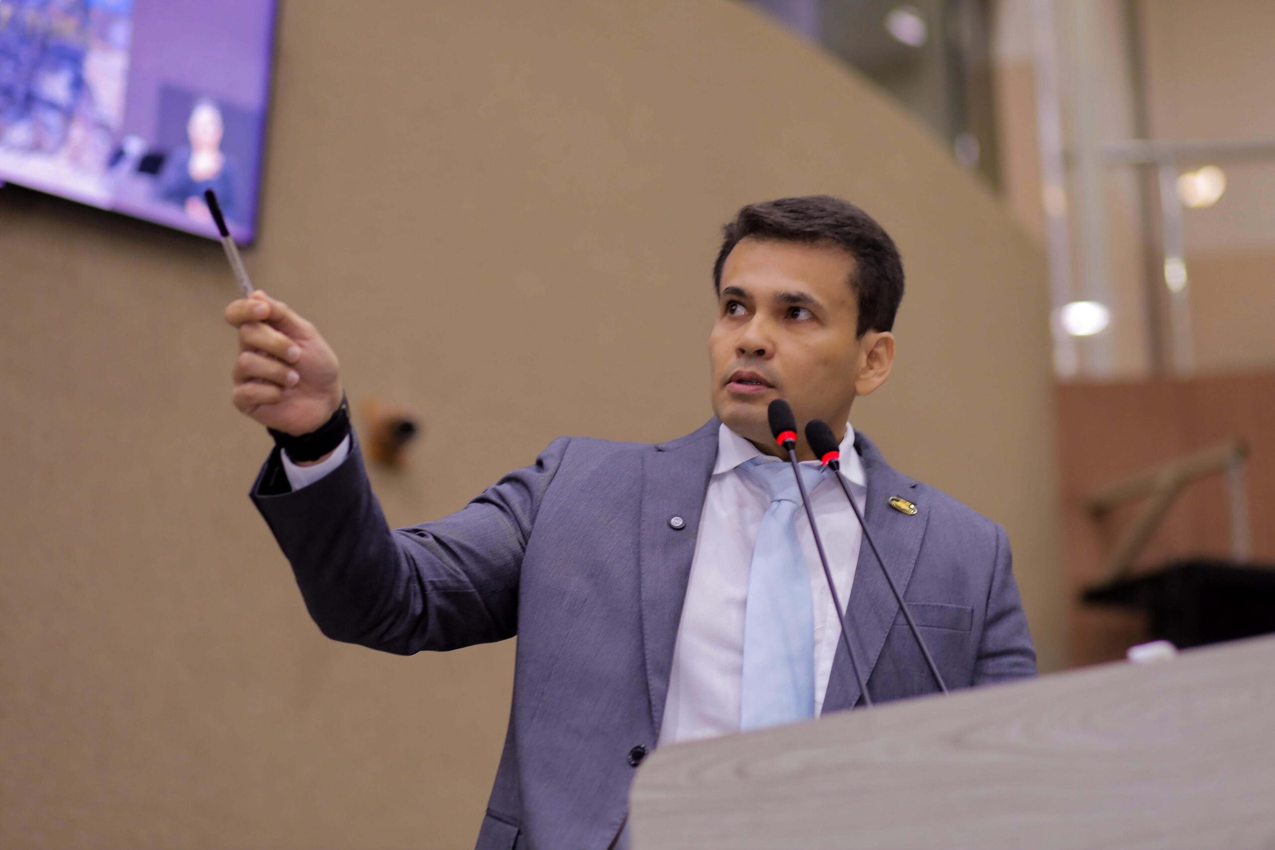 Coronel Rosses aciona Justiça contra Prefeitura por falta de transparência no festival Sou Manaus