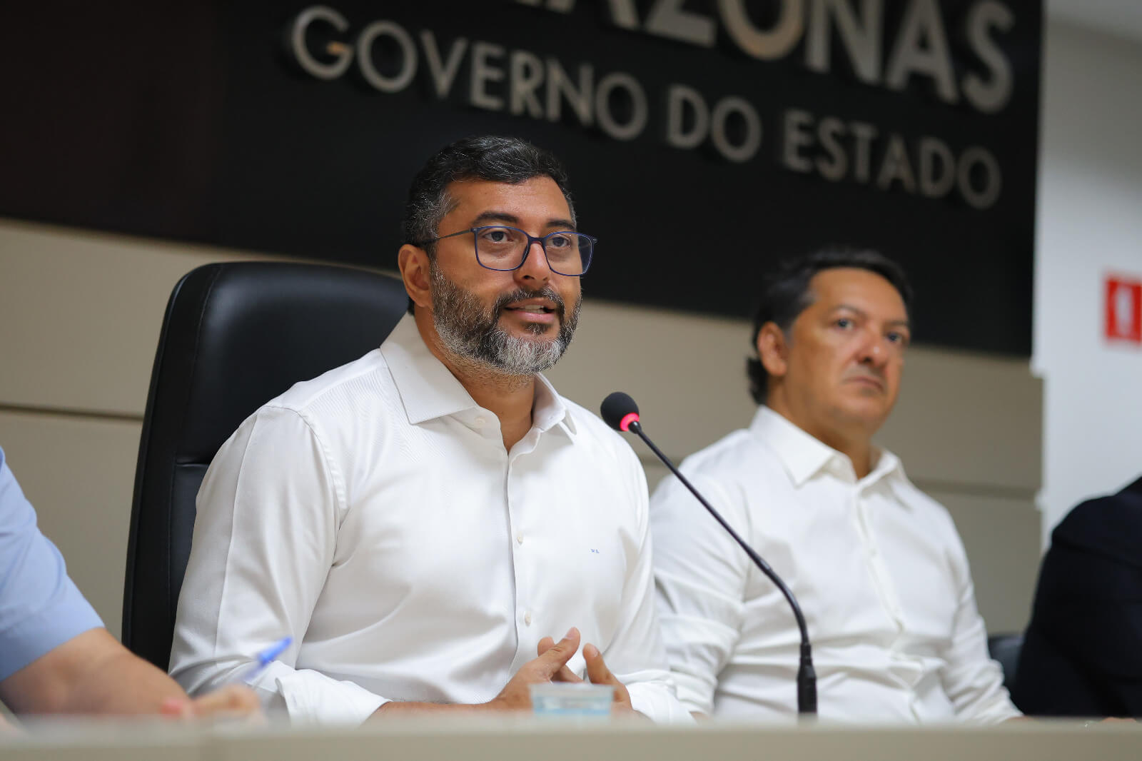 Wilson Lima anuncia redução do IPVA e Refis 2025, com descontos em até 95%