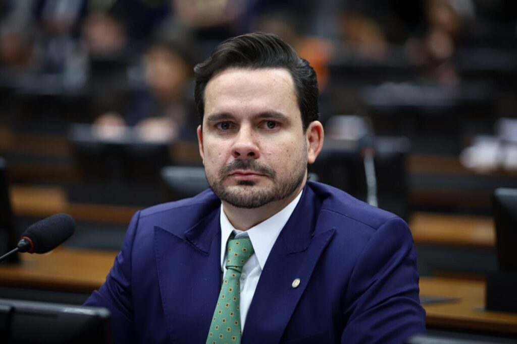 Capitao Alberto Neto disputa para o Senado Portal Fred Novaes