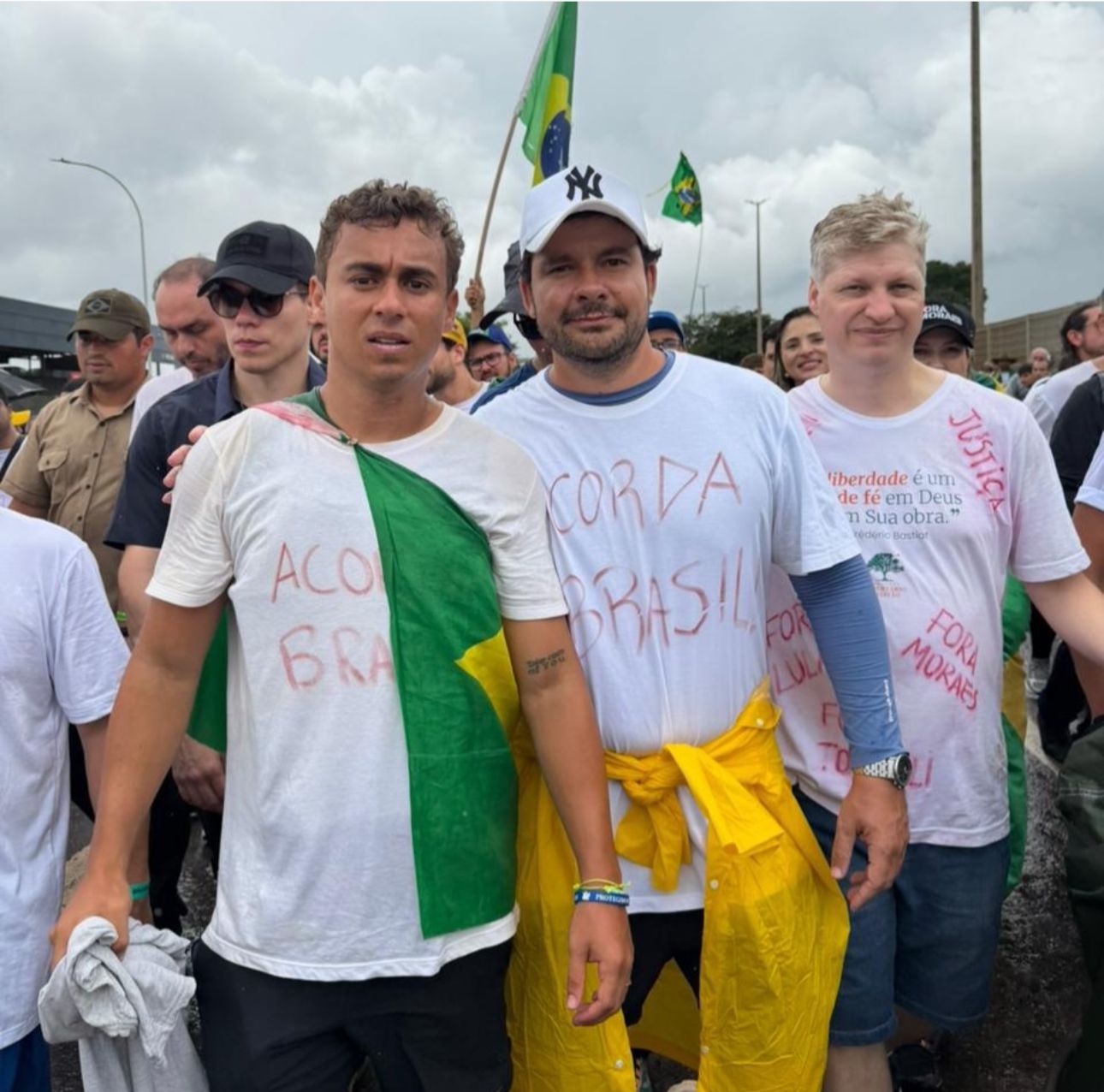 Capitão Alberto Neto une-se a Nikolas Ferreira em caminhada histórica “Acorda Brasil”