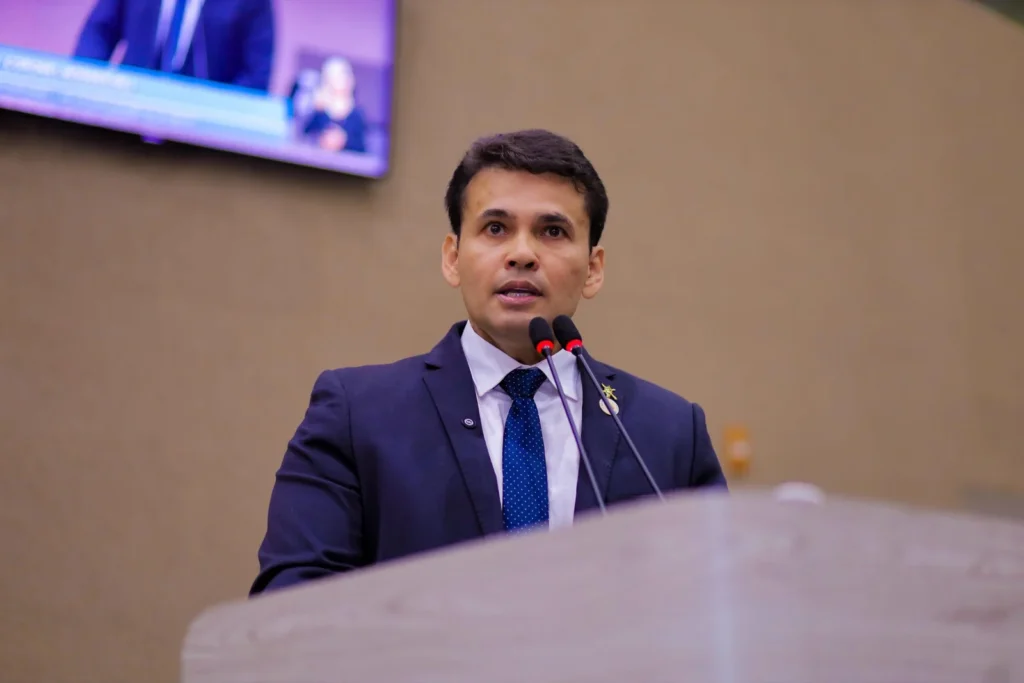 Vereador Coronel Rosses denuncia superfaturamento em licitacao da Prefeitura de Manaus Portal Fred Novaes