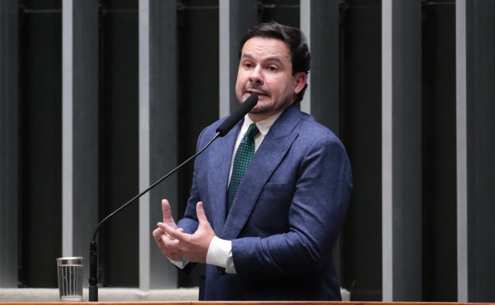 Capitao Alberto Neto lidera corrida para o Senado na pesquisa Real Big Data Portal Fred Novaes