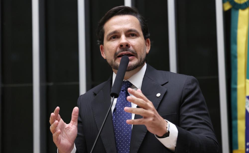 Pesquisa Verita coloca Alberto Neto na lideranca ao Senado Portal Fred Novaes