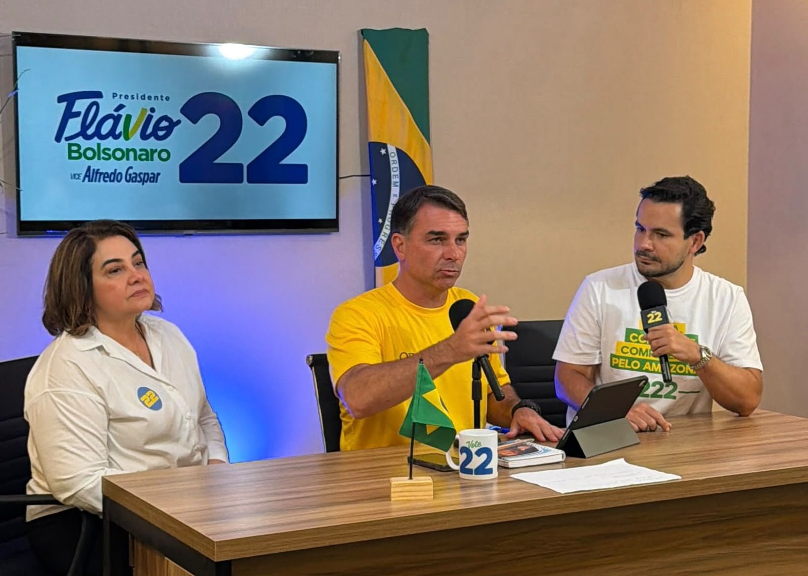 Em live com Capitão Alberto Neto, Flávio Bolsonaro afirma que ZFM é patrimônio do Brasil