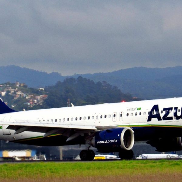 Azul será chamada na Aleam para esclarecer cancelamentos de voos no Amazonas