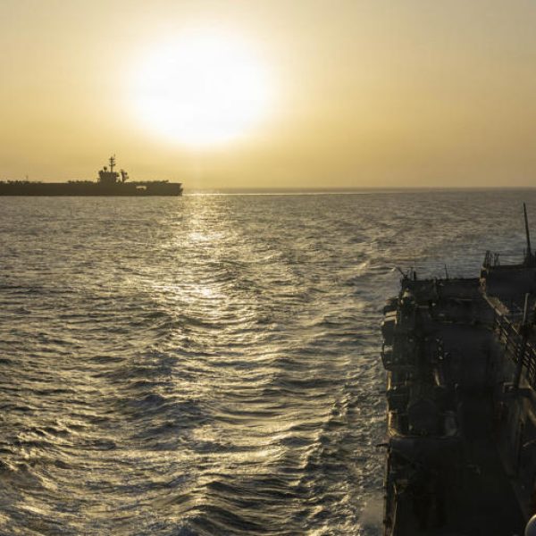 Impasse estratégico entre Irã e EUA avança sob risco global