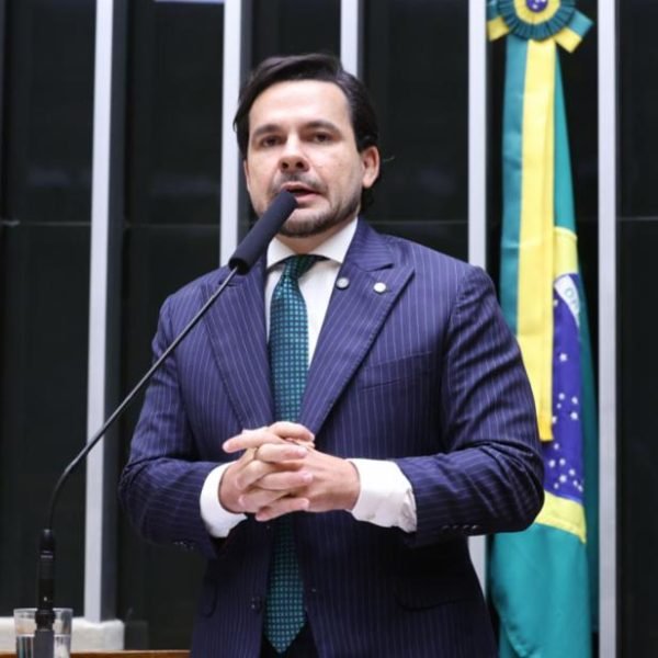 “Querem evitar o julgamento antes das eleições”, reage Capitão Alberto Neto após pedido de vista no STF