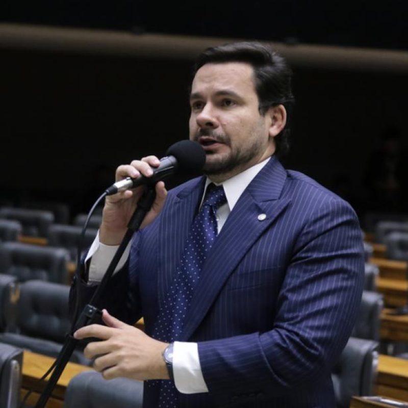 Alberto Neto lidera Carreata da Independência em Manaus