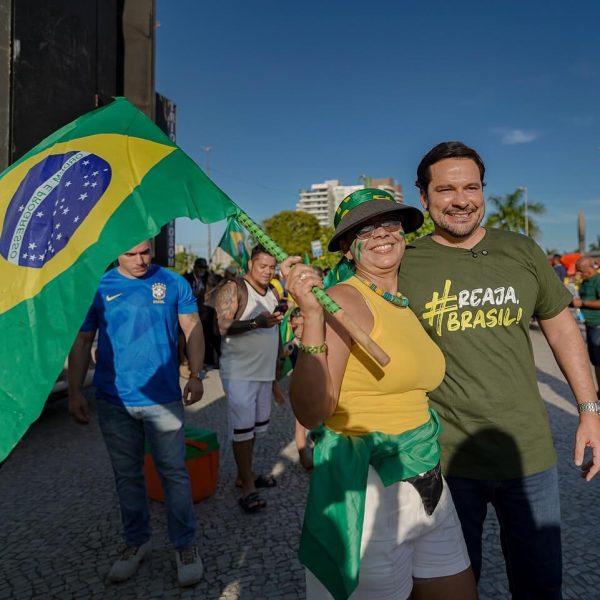 Capitão Alberto Neto lidera manifestação pró-anistia em Manaus