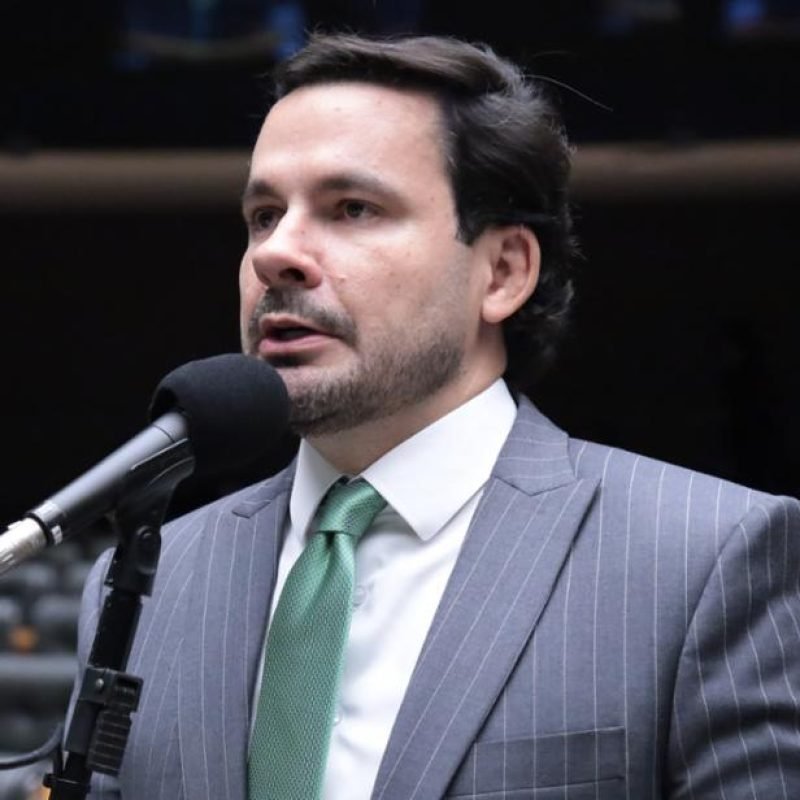 Capitão Alberto Neto apresenta projeto para blindar a Zona Franca de Manaus