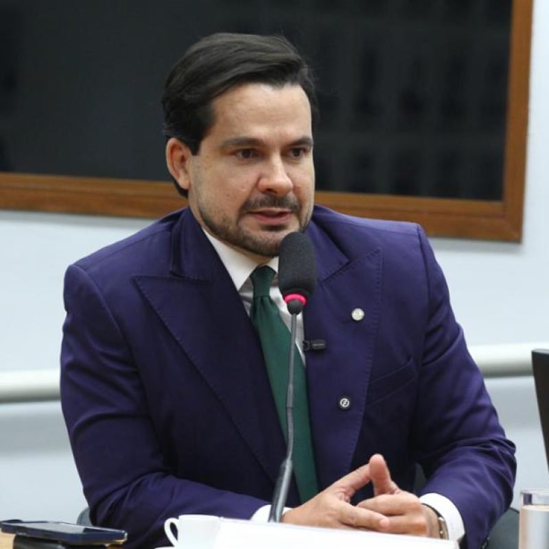 Capitão Alberto Neto defende punição mais rigorosa para crimes graves