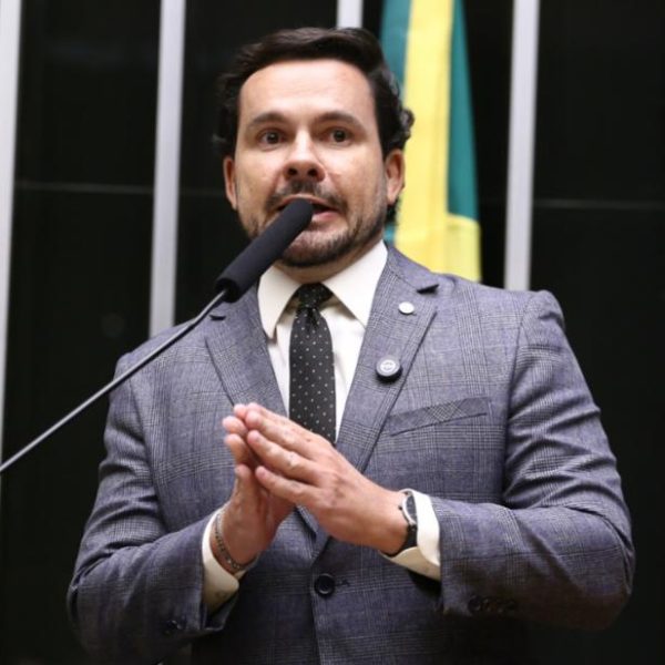 Deputado Capitão Alberto Neto apresenta projeto que cria marco legal contra a pirataria fluvial no Brasil