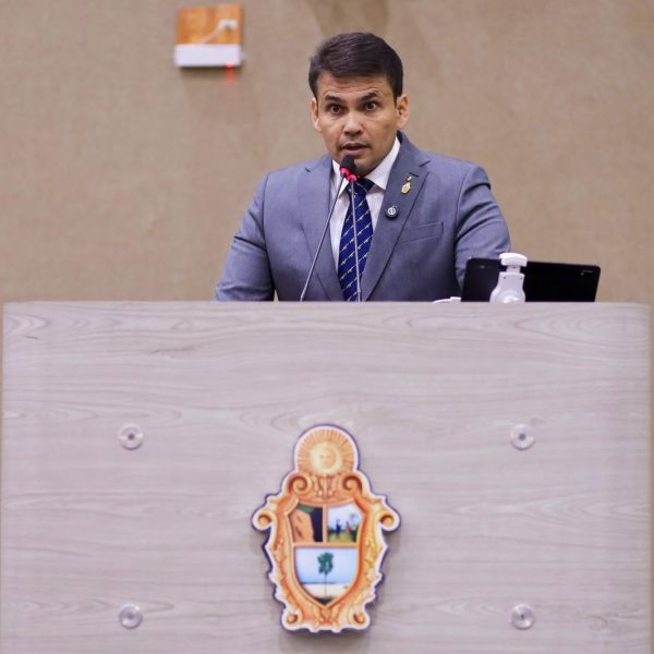 Vereador Coronel Rosses enfrenta gestão David Almeida no TCE após denúncia no Sou Manaus