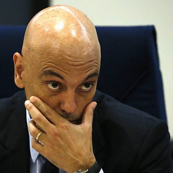 Pressão sobre Moraes cresce e coloca STF em encruzilhada institucional