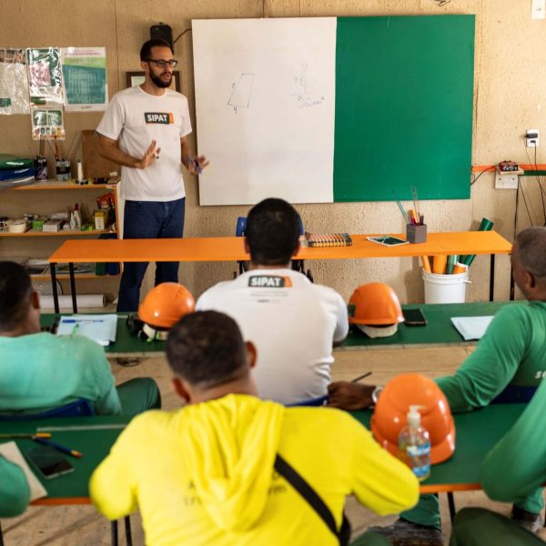 Iniciativa de construtora para reduzir o analfabetismo ganha prêmio internacional