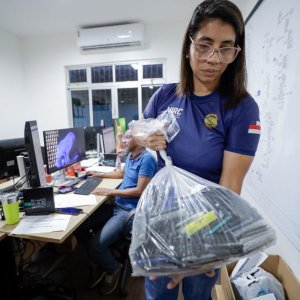 Governo do Amazonas lança novo edital para restituição de celulares