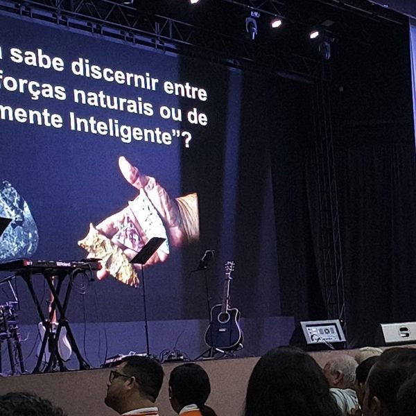 Pesquisador Marcos Eberlin defende, em Manaus, compatibilidade entre ciência e Bíblia