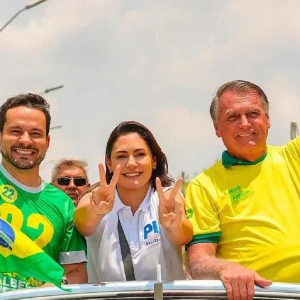 Michelle Bolsonaro reforça apoio a Alberto Neto ao Senado