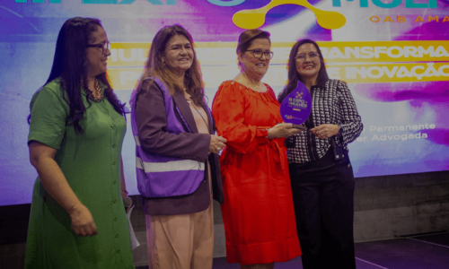 Professora Nelly Falcão de Souza é homenageada em evento da OAB/AM
