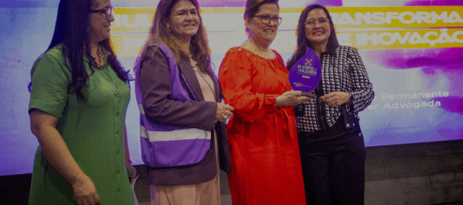 Professora Nelly Falcão de Souza é homenageada em evento da OAB/AM