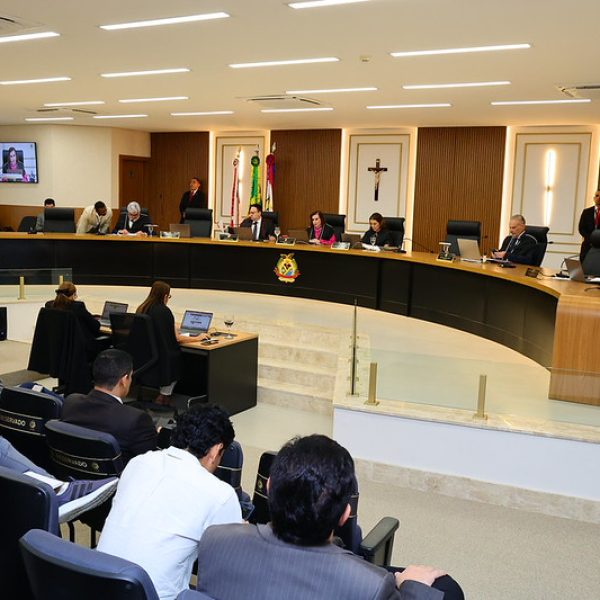 Pedido de vistas adia julgamento sobre gastos do Sou Manaus 2025