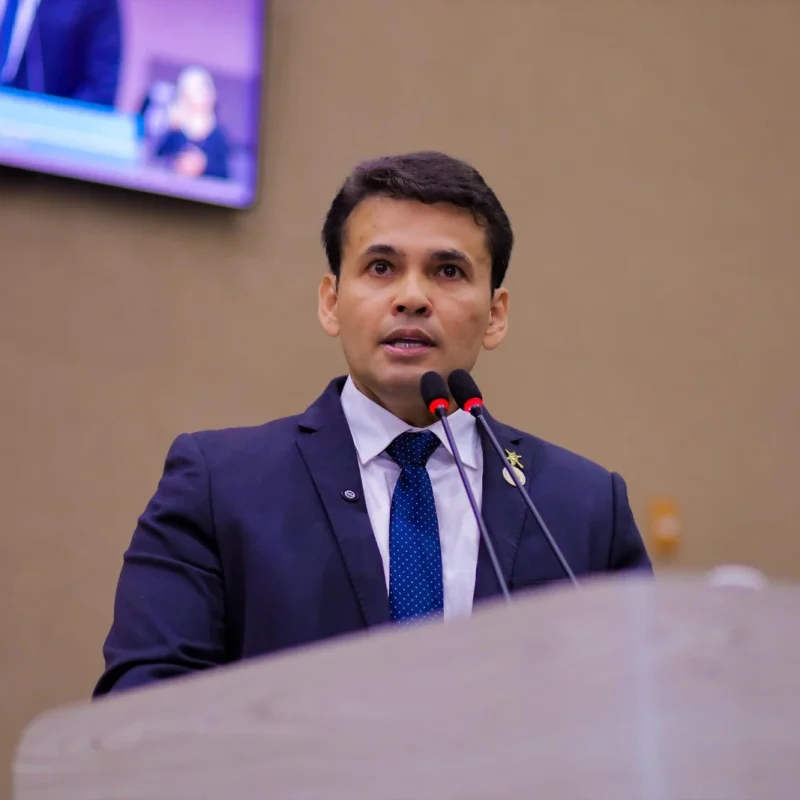 Coronel Rosses aciona Justiça contra licitações da Prefeitura de Manaus suspeitas de superfaturamento